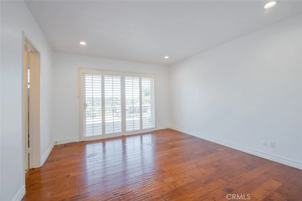 4321 Clear Valley Drive Encino, CA 91436