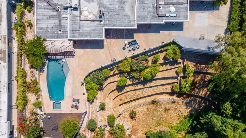4321 Clear Valley Drive Encino, CA 91436