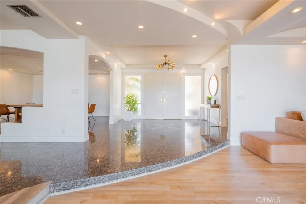 4321 Clear Valley Drive Encino, CA 91436