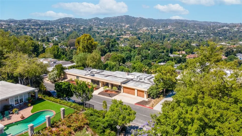 4321 Clear Valley Drive Encino, CA 91436