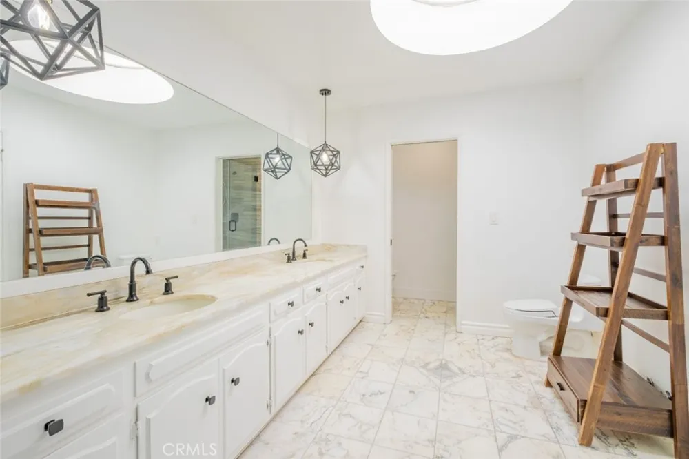 4321 Clear Valley Drive Encino, CA 91436