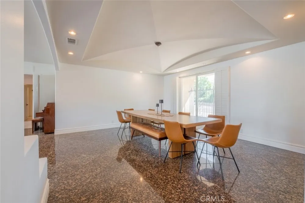 4321 Clear Valley Drive Encino, CA 91436