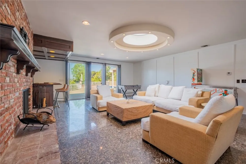 4321 Clear Valley Drive Encino, CA 91436
