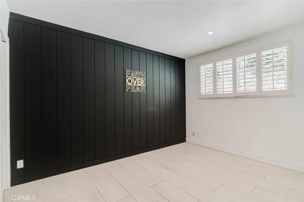 4321 Clear Valley Drive Encino, CA 91436
