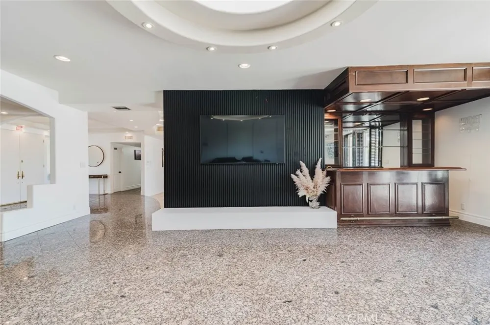 4321 Clear Valley Drive Encino, CA 91436