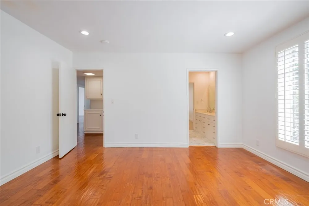 4321 Clear Valley Drive Encino, CA 91436
