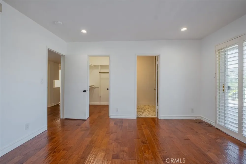 4321 Clear Valley Drive Encino, CA 91436