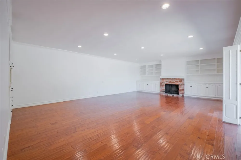 4321 Clear Valley Drive Encino, CA 91436