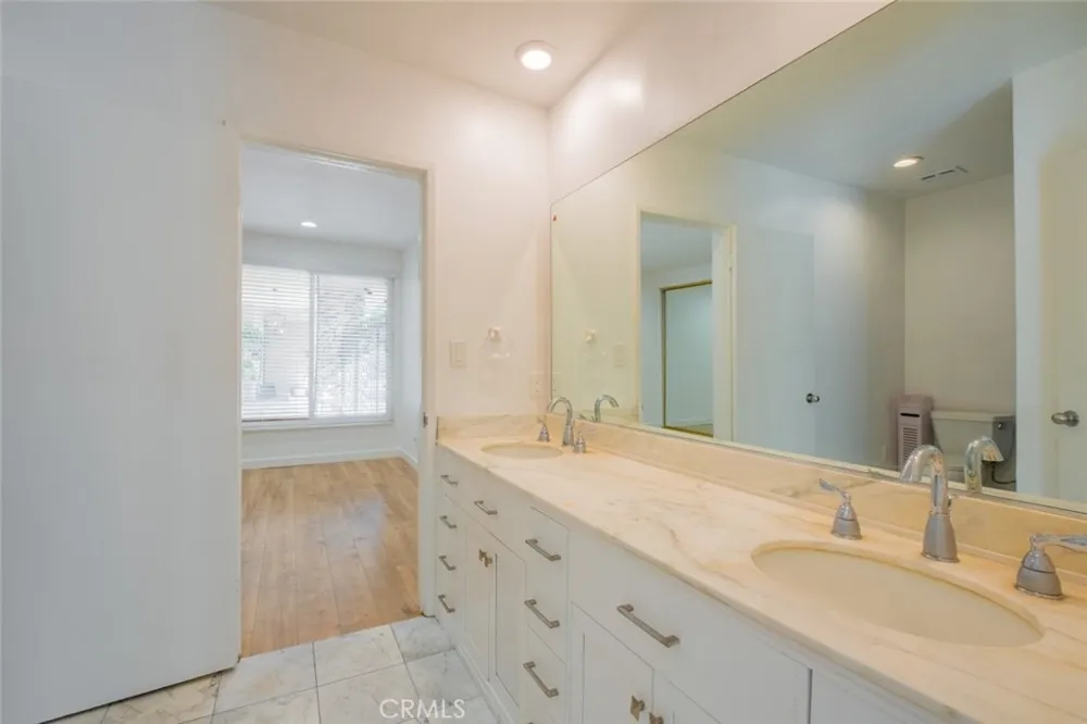4321 Clear Valley Drive Encino, CA 91436