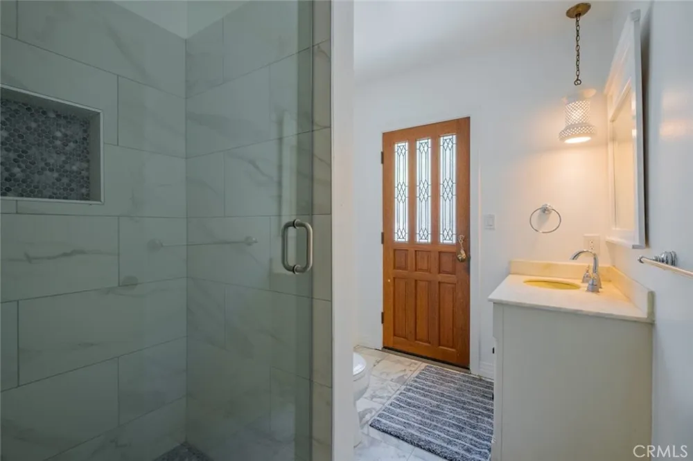 4321 Clear Valley Drive Encino, CA 91436