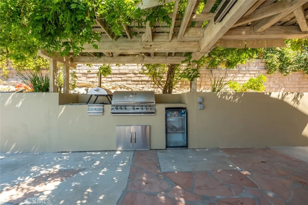 4321 Clear Valley Drive Encino, CA 91436