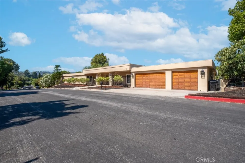 4321 Clear Valley Drive Encino, CA 91436