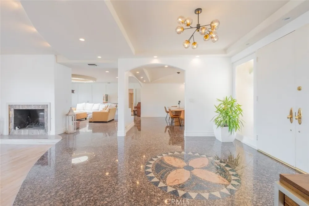 4321 Clear Valley Drive Encino, CA 91436