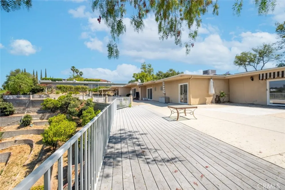 4321 Clear Valley Drive Encino, CA 91436