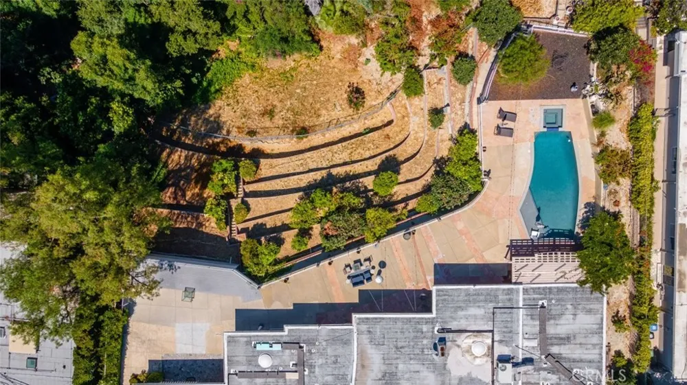 4321 Clear Valley Drive Encino, CA 91436