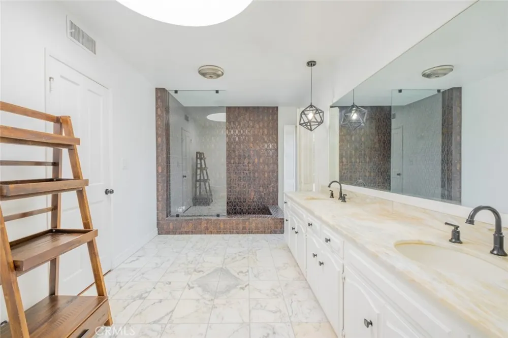 4321 Clear Valley Drive Encino, CA 91436
