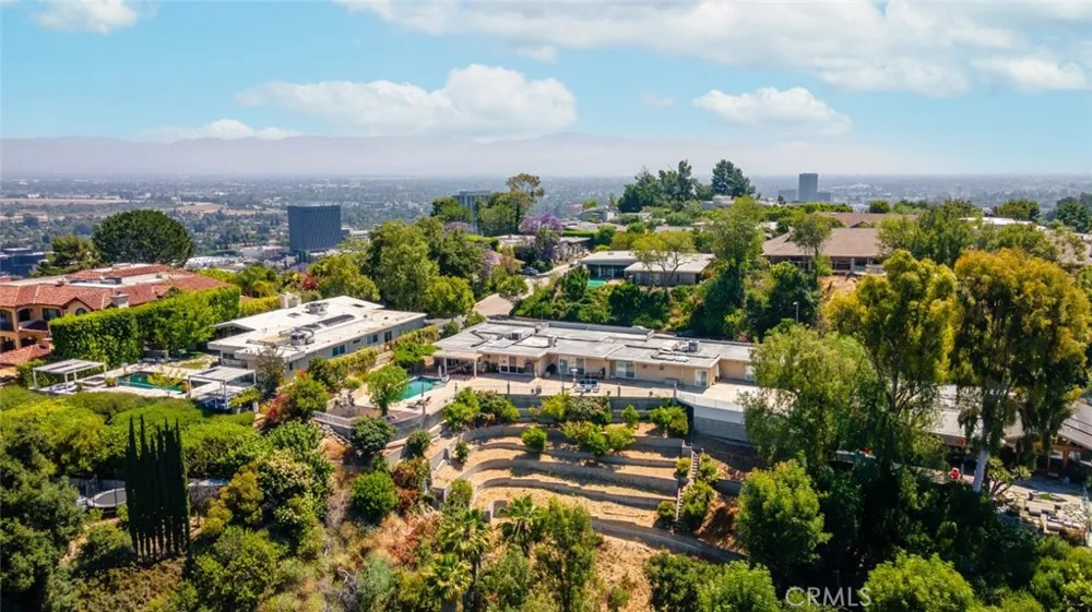 4321 Clear Valley Drive Encino, CA 91436