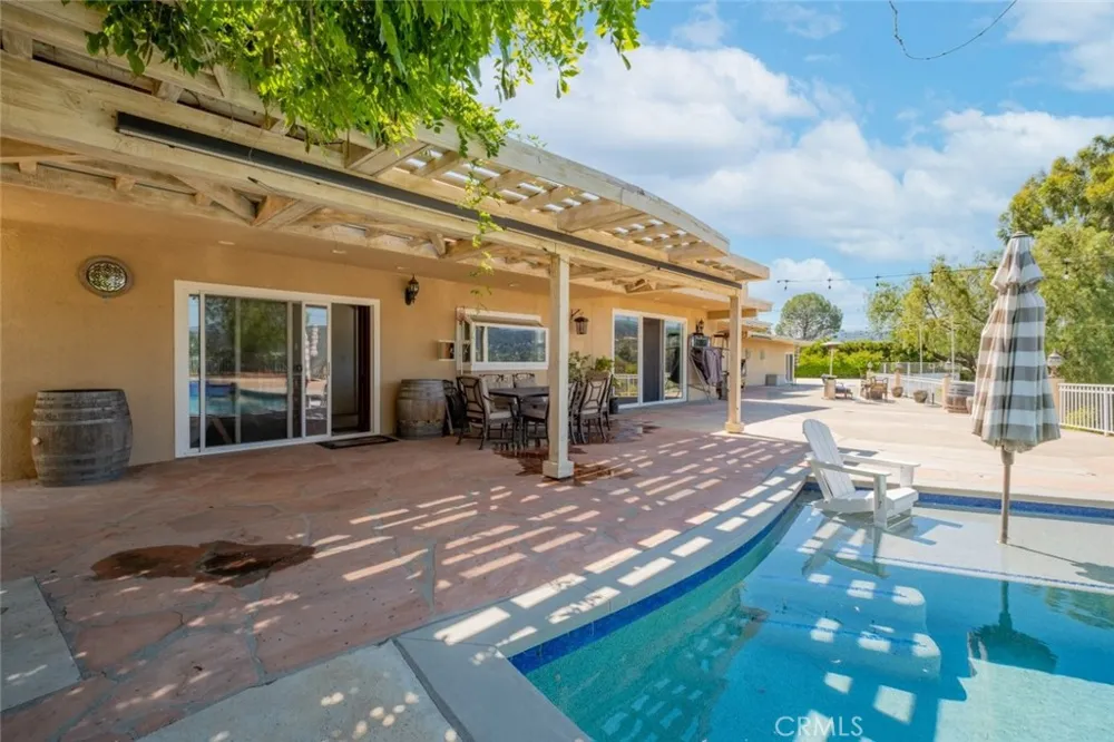 4321 Clear Valley Drive Encino, CA 91436