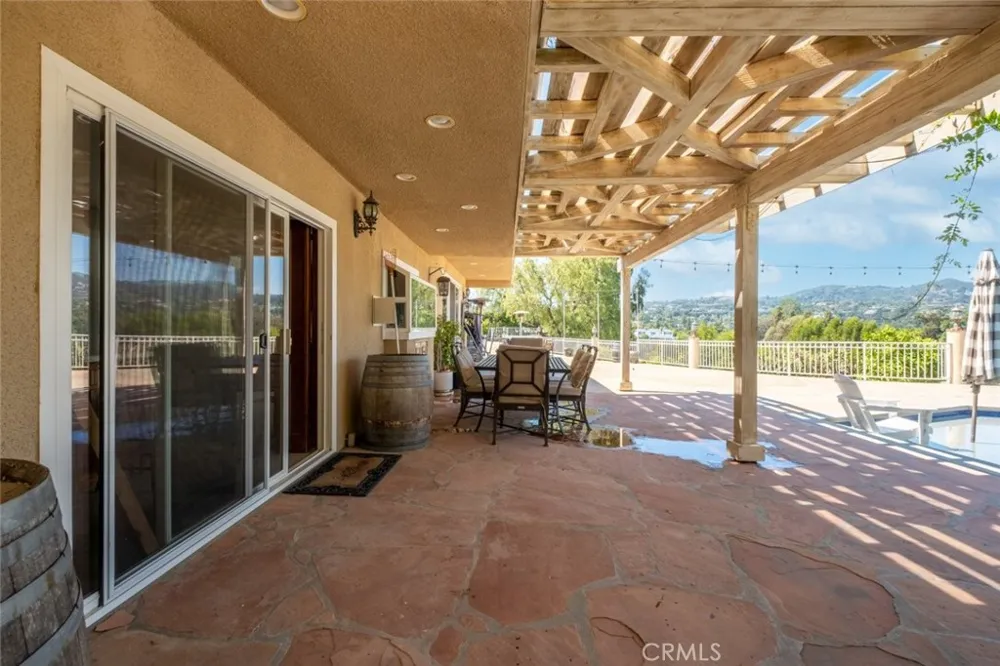 4321 Clear Valley Drive Encino, CA 91436