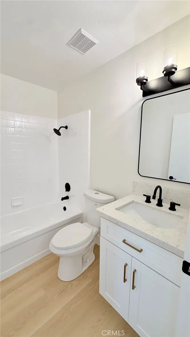 28196 Robin Saugus, CA 91350