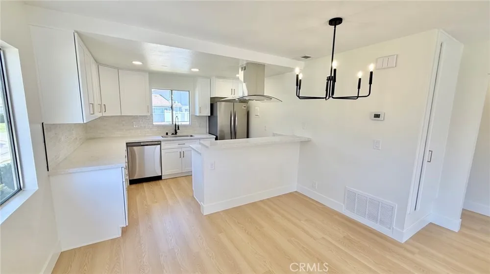 28196 Robin Saugus, CA 91350