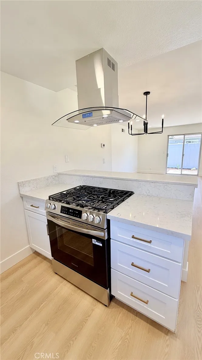 28196 Robin Saugus, CA 91350