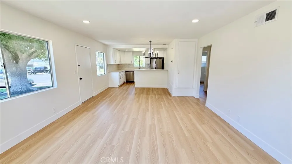 28196 Robin Saugus, CA 91350