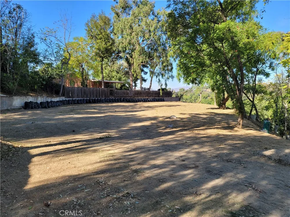 10198 La Canada Way Sunland, CA 91040