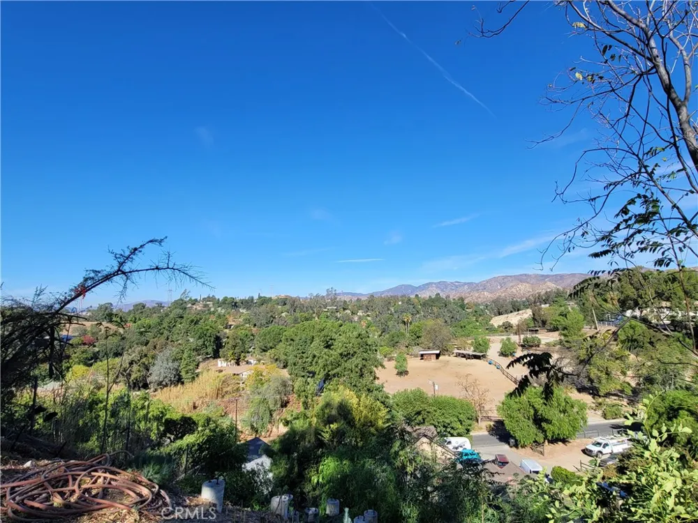 10198 La Canada Way Sunland, CA 91040