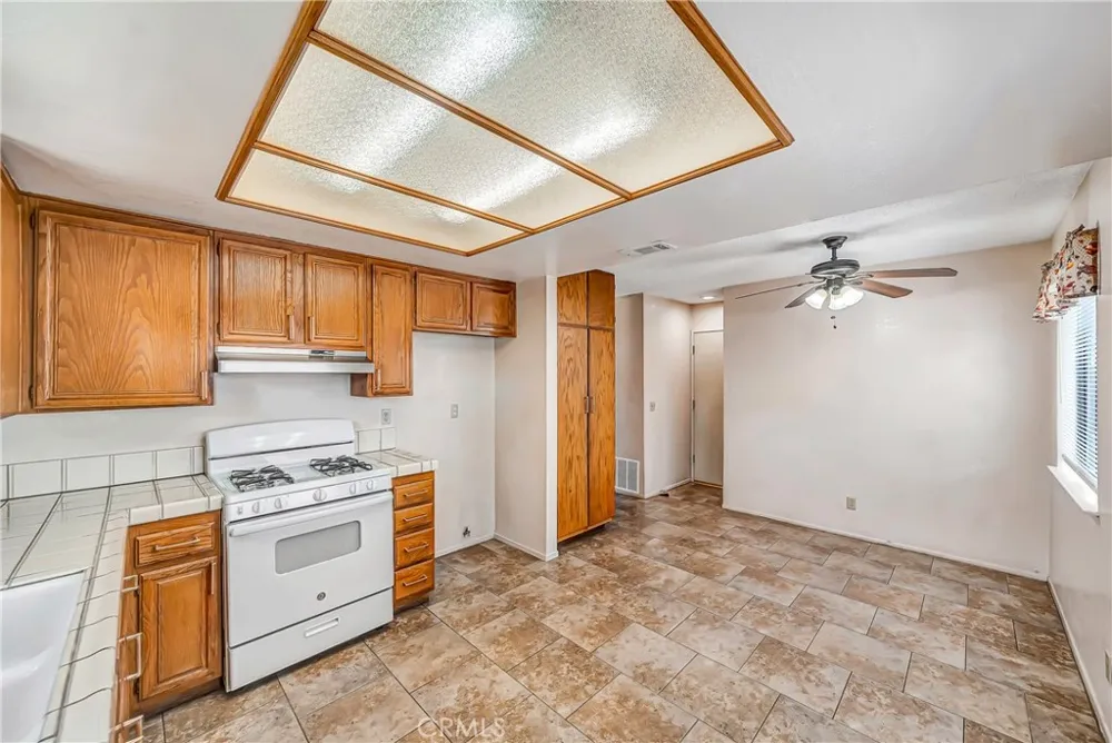4930 Golden Eagle Palmdale, CA 93552