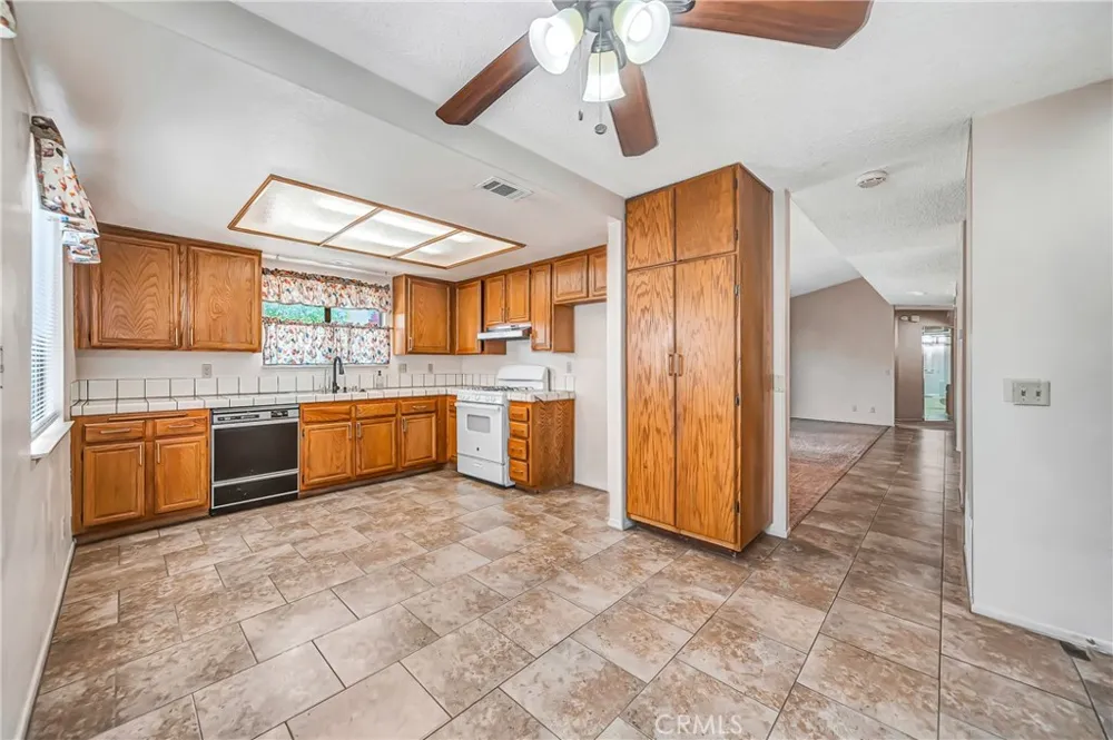4930 Golden Eagle Palmdale, CA 93552