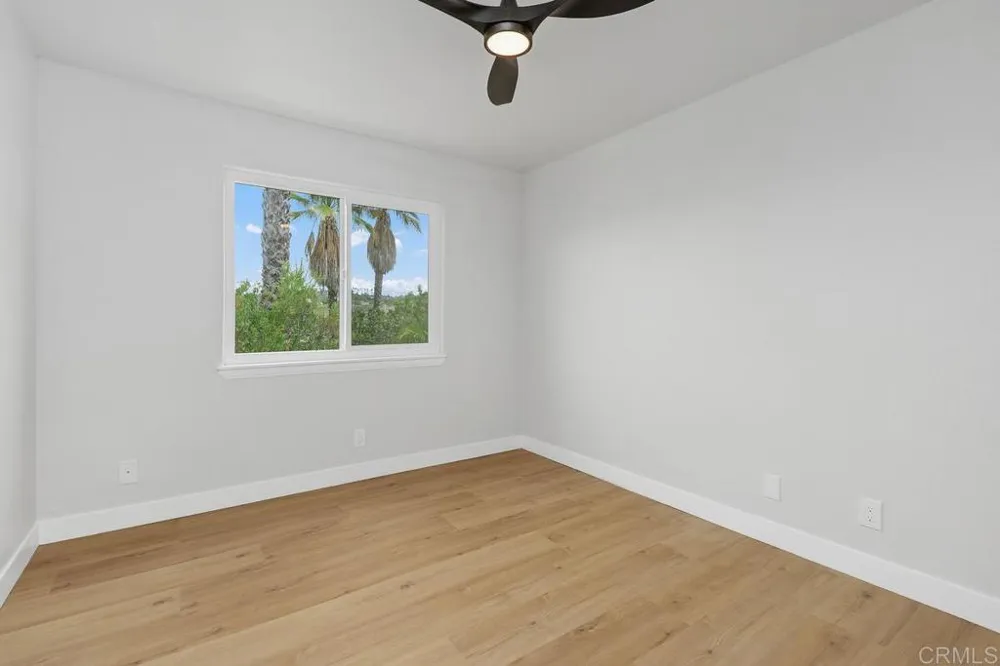 2718 Via Del Robles Fallbrook, CA 92028
