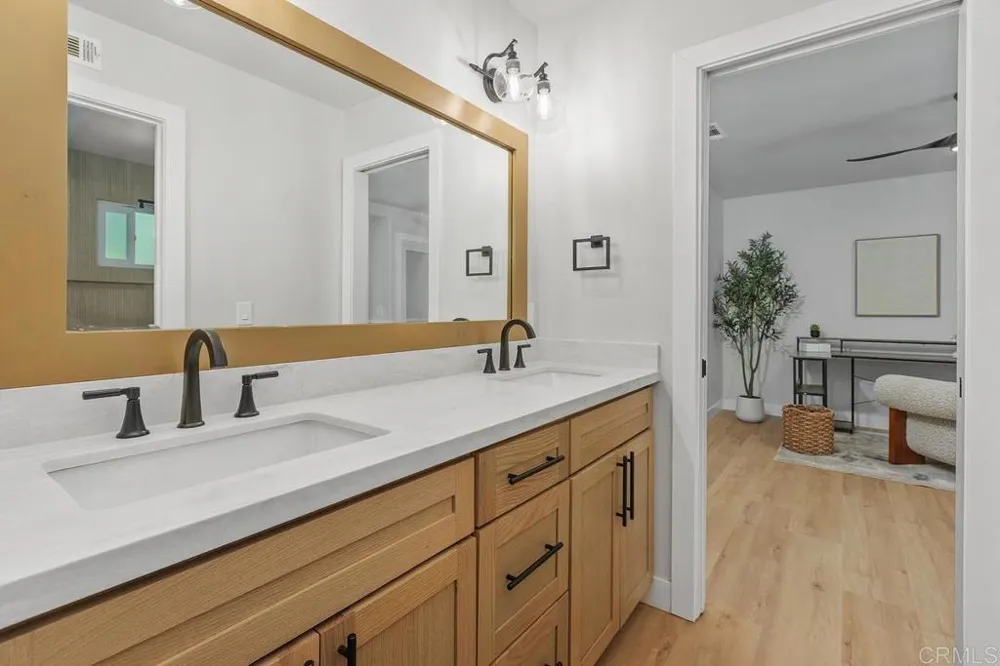 2718 Via Del Robles Fallbrook, CA 92028
