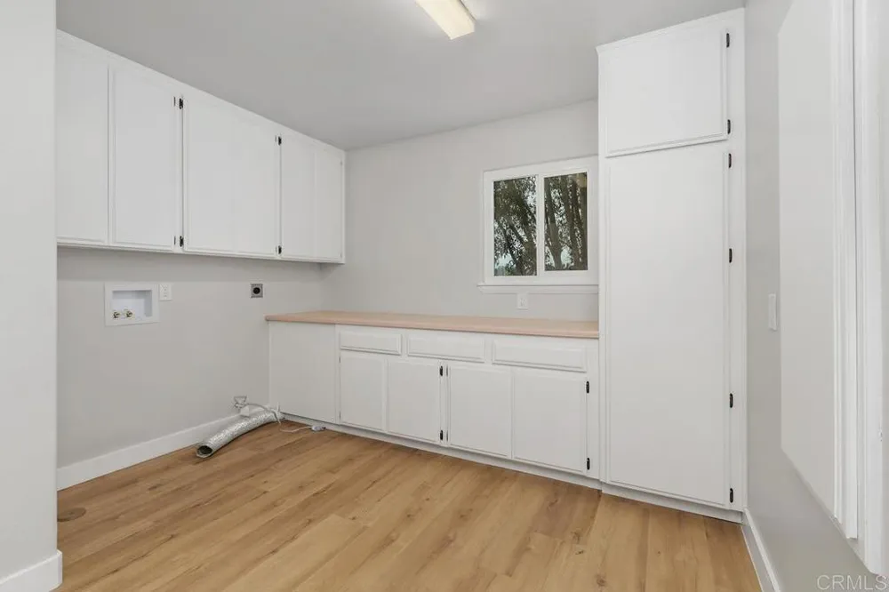 2718 Via Del Robles Fallbrook, CA 92028