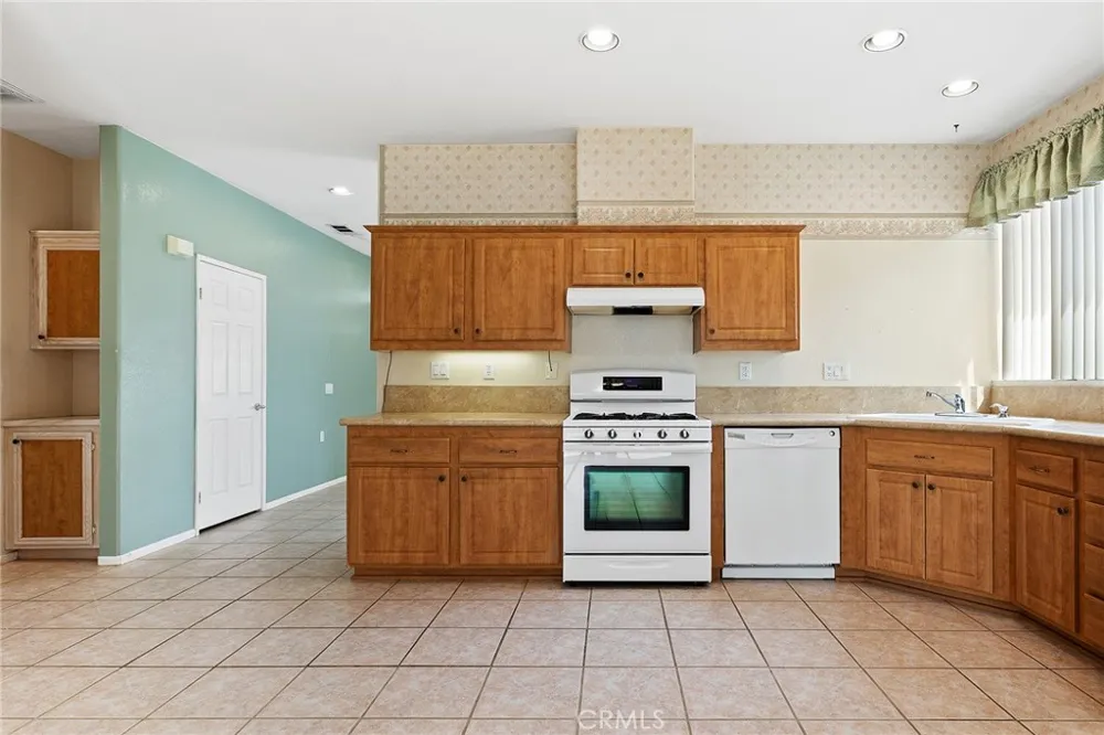 27927 Blaze Lane Sun City, CA 92585