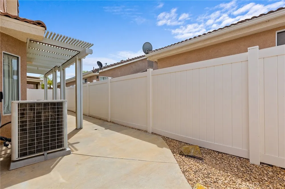 27927 Blaze Lane Sun City, CA 92585
