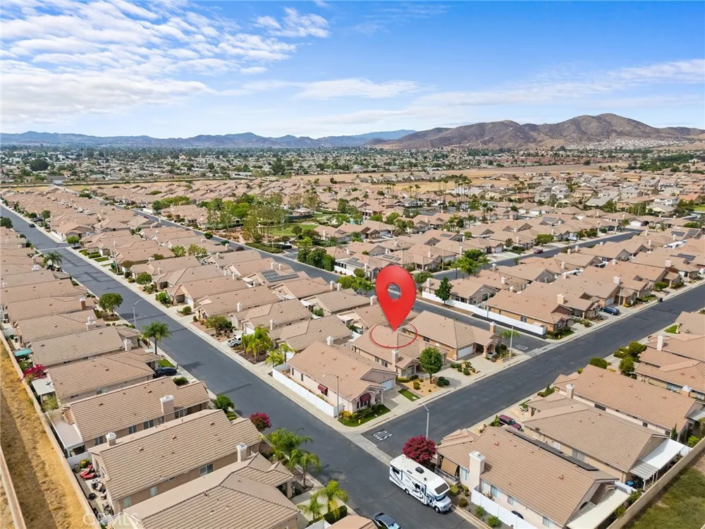 27927 Blaze Lane Sun City, CA 92585