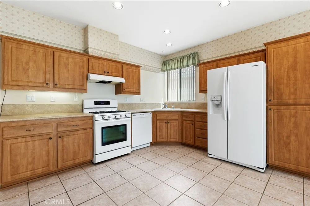 27927 Blaze Lane Sun City, CA 92585