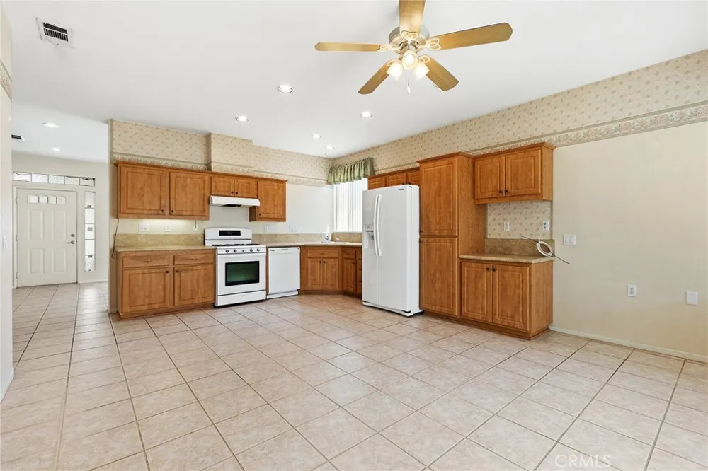 27927 Blaze Lane Sun City, CA 92585
