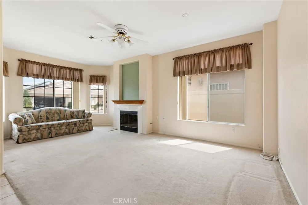27927 Blaze Lane Sun City, CA 92585
