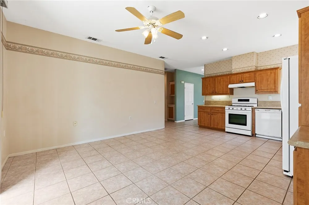 27927 Blaze Lane Sun City, CA 92585