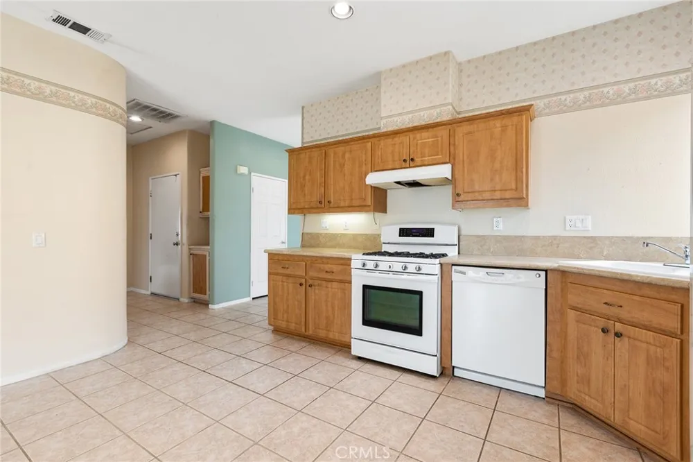 27927 Blaze Lane Sun City, CA 92585