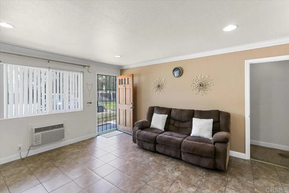 390 N 1st St #23 El Cajon, CA 92021
