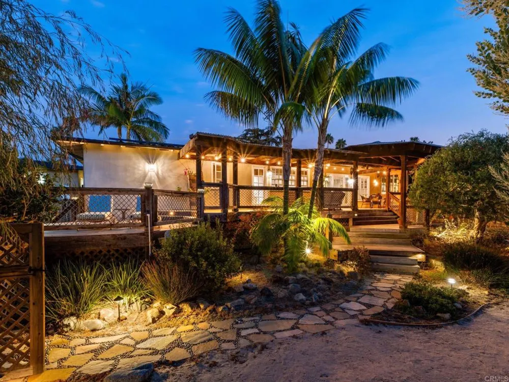 890 Passiflora Avenue Encinitas, CA 92024