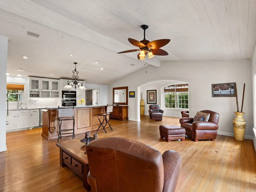 890 Passiflora Avenue Encinitas, CA 92024