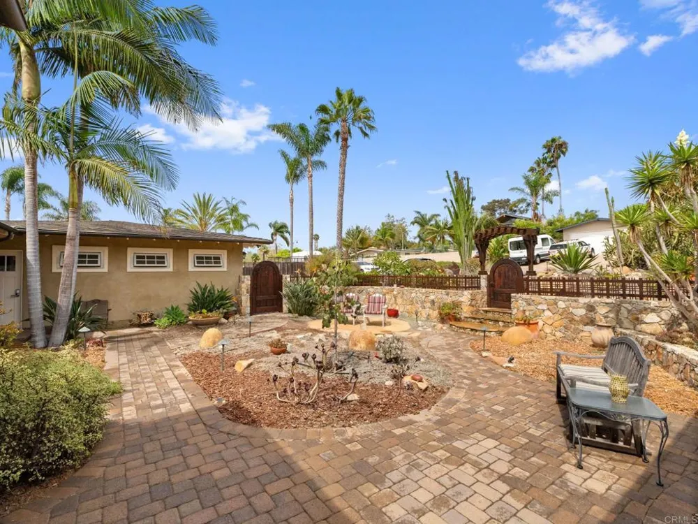 890 Passiflora Avenue Encinitas, CA 92024