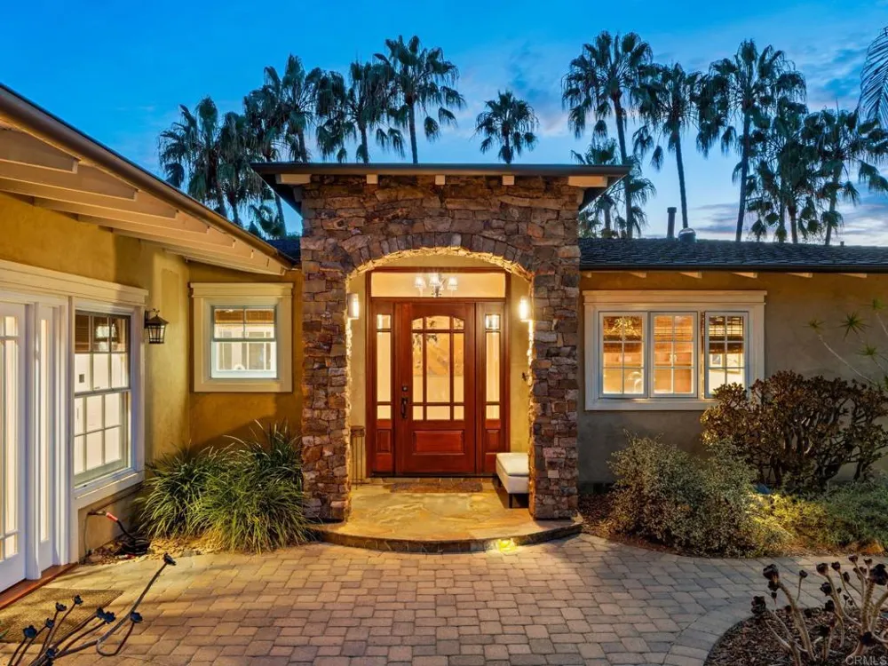 890 Passiflora Avenue Encinitas, CA 92024