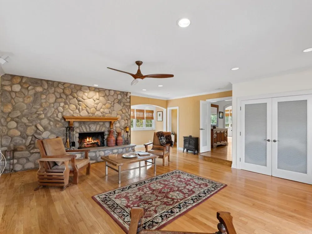 890 Passiflora Avenue Encinitas, CA 92024