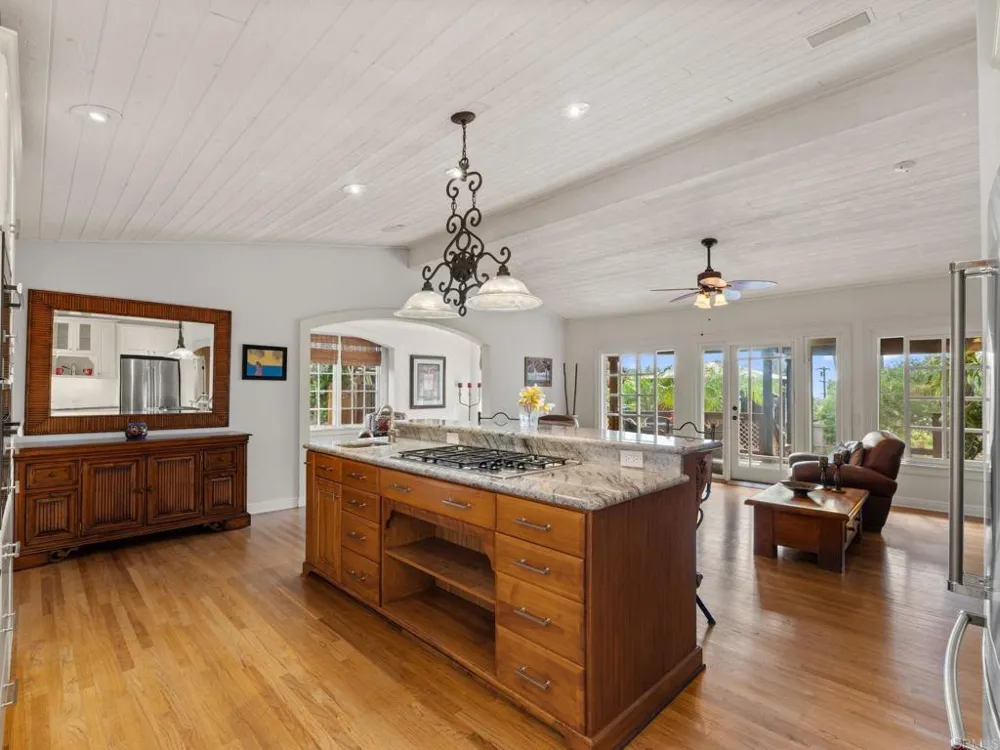 890 Passiflora Avenue Encinitas, CA 92024