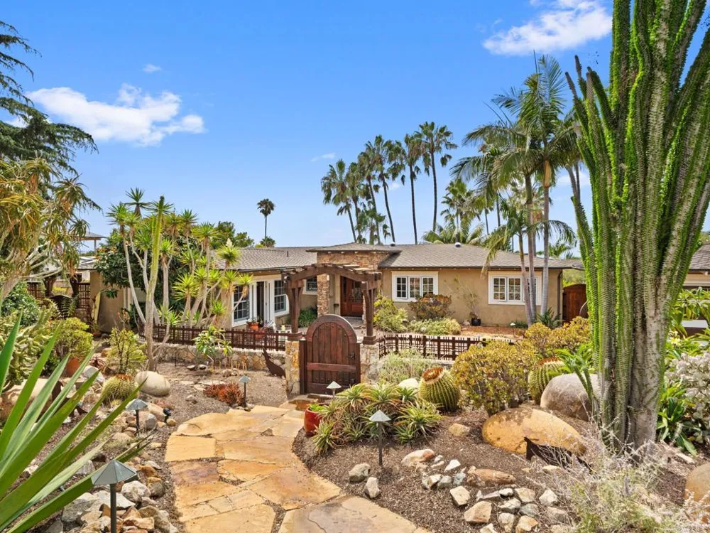 890 Passiflora Avenue Encinitas, CA 92024